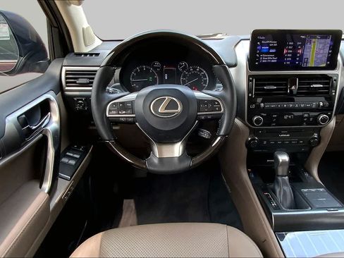 Used 2022 Lexus GX 460 Luxury w/ Sport Design Package AWD/4WD image 6