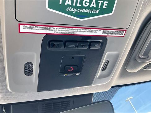 Used 2025 Toyota Camry XLE image 33