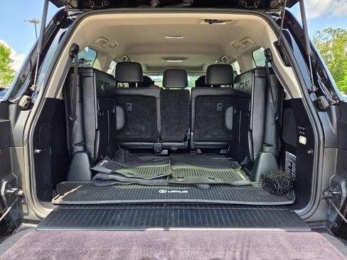 Used 2017 Lexus LX 570 4WD w/ Luxury Package image 19