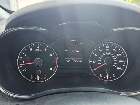 Used 2017 Kia Forte LX image 15