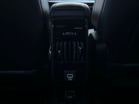 Used 2025 Jeep Compass Limited image 13