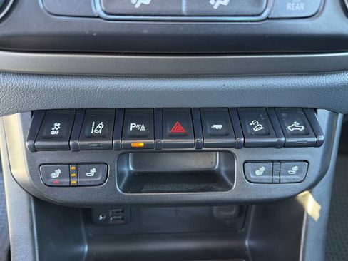 Used 2020 Chevrolet Colorado Z71 w/ Safety Package image 8