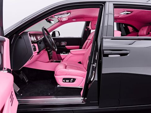 Used 2024 Rolls-Royce Phantom Sedan w/ The Phantom Package RWD image 40