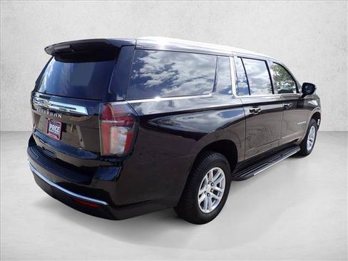 Used 2021 Chevrolet Suburban LT AWD/4WD image 4