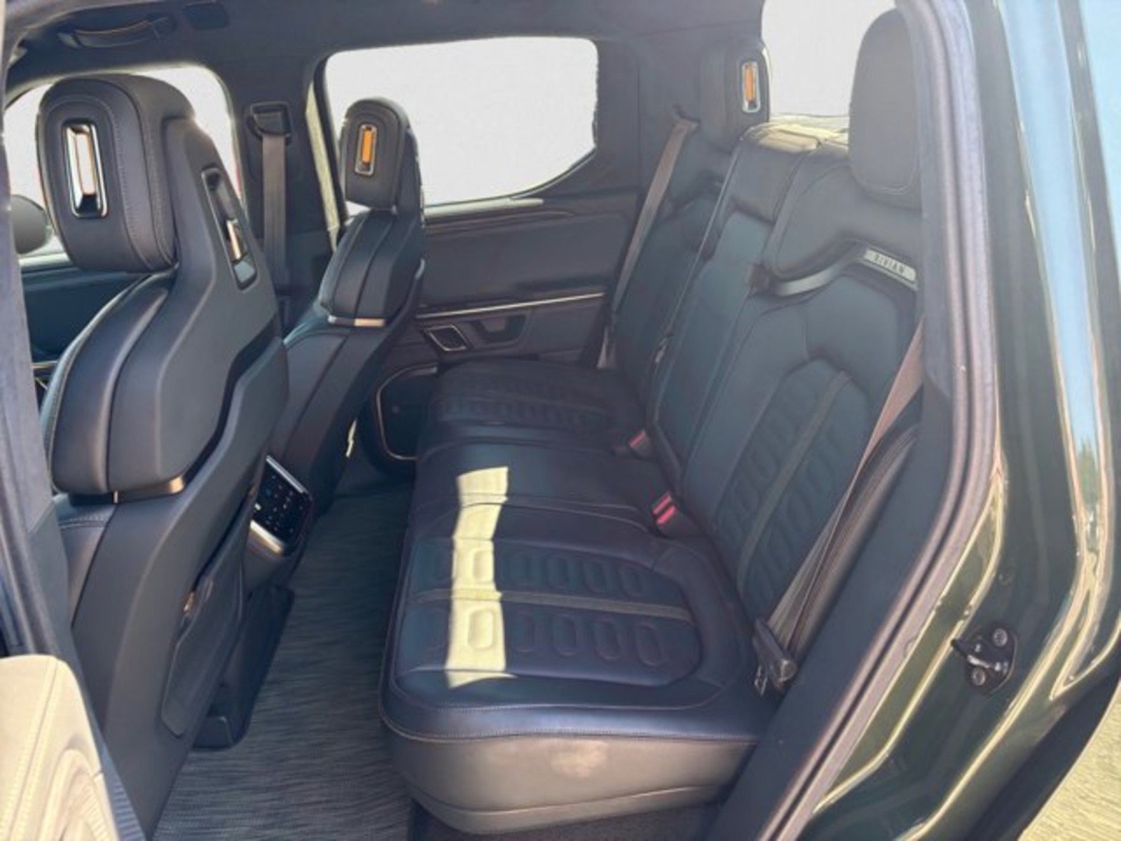 Used 2024 Rivian R1T Adventure Dual AWD/4WD image 18