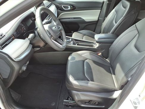 Used 2025 Jeep Compass Limited AWD/4WD image 11
