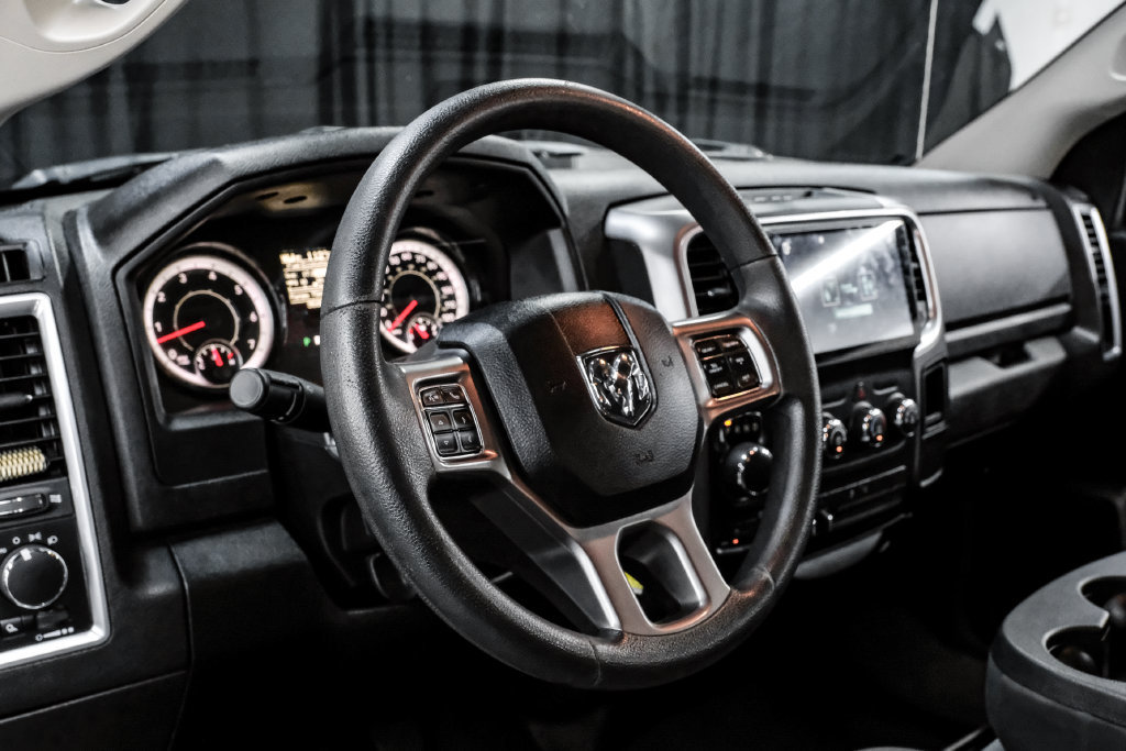 Used 2021 RAM 1500 Classic SLT AWD/4WD image 17