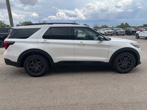 New 2025 Ford Explorer ST-Line w/ Premium Package image 9