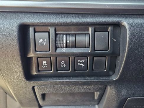Used 2021 Subaru Crosstrek 2.5i Limited w/ Moonroof Package 2 AWD/4WD image 19