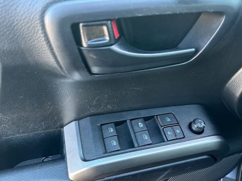 Used 2021 Toyota Tacoma SR5 w/ Blackout Package (TMS) image 13
