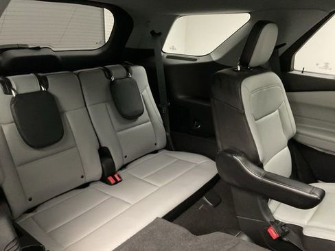 Used 2021 Ford Explorer XLT w/ Equipment Group 202A image 31