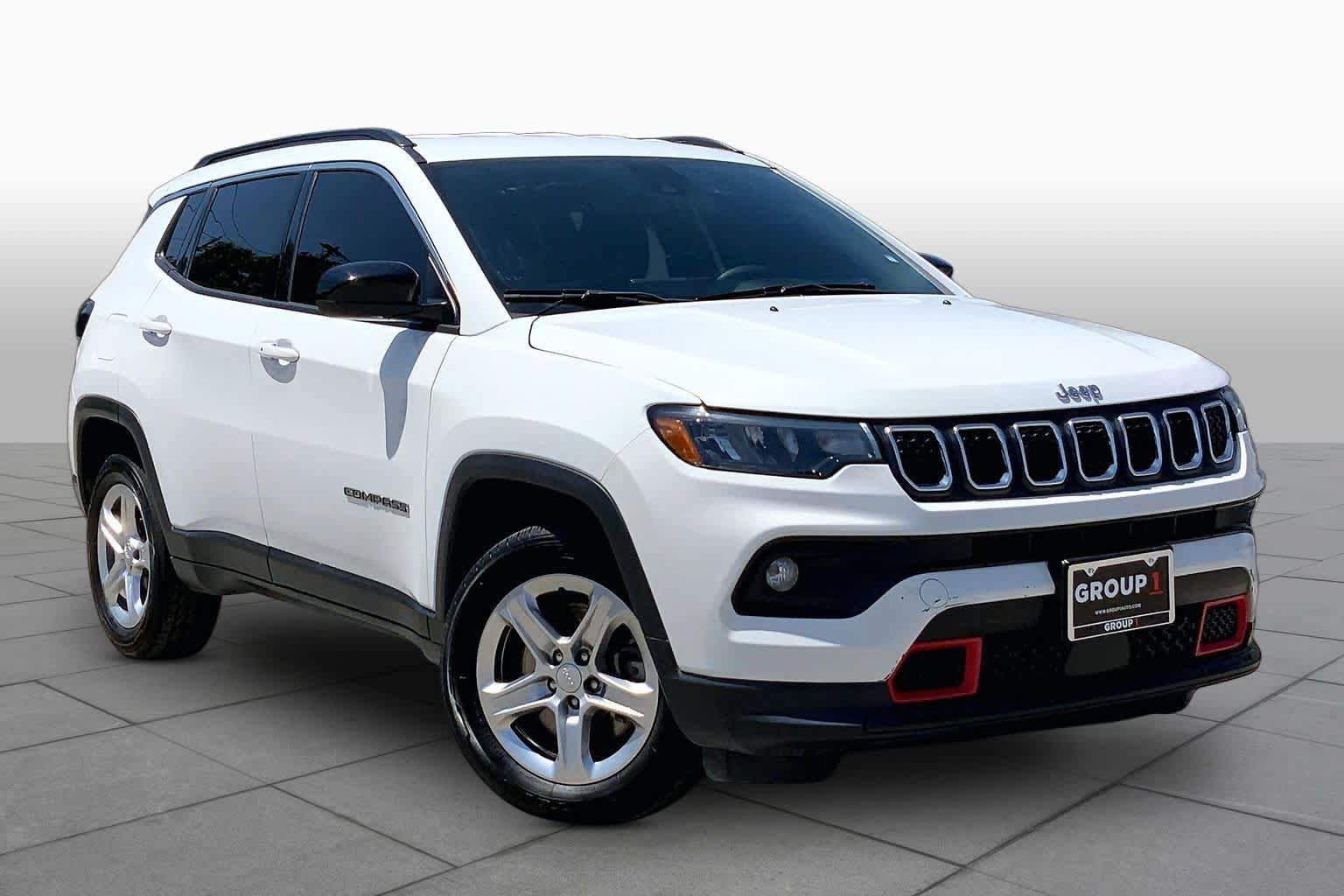 Used 2023 Jeep Compass Latitude AWD/4WD image 3