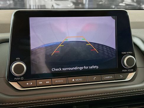 Used 2023 Nissan Rogue S image 23