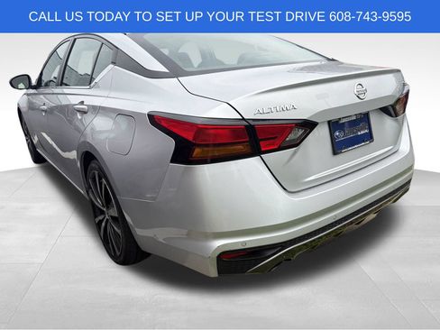 Used 2022 Nissan Altima 2.5 SR FWD image 3