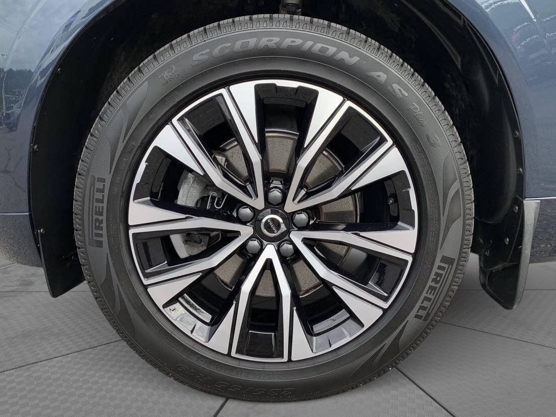 Used 2023 Volvo XC60 B5 Core w/ Climate Package AWD/4WD image 9
