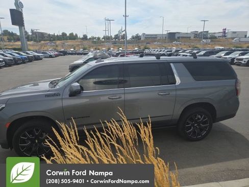 Used 2021 Chevrolet Suburban High Country AWD/4WD image 4