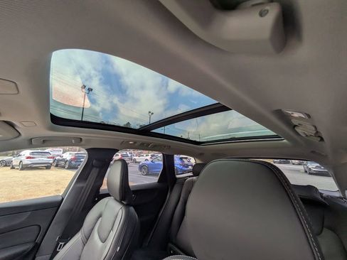 New 2026 Volvo XC60 B5 Ultra w/ Protection Package Premier image 21