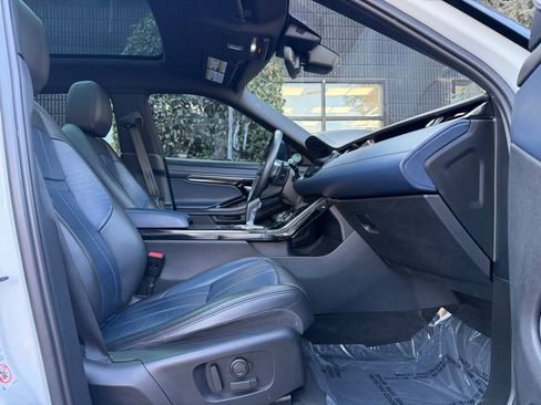 Used 2020 Land Rover Range Rover Evoque R-Dynamic SE image 33