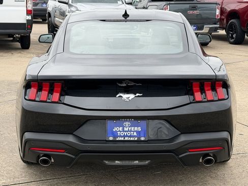 Used 2026 Ford Mustang Premium RWD image 8
