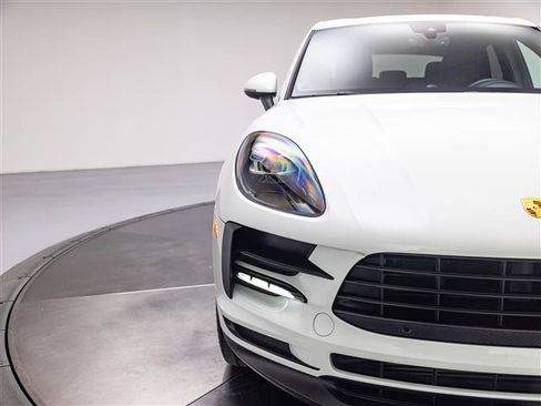Used 2021 Porsche Macan AWD/4WD image 10