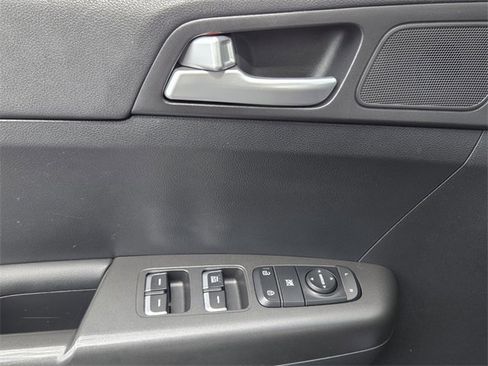 Used 2021 Kia Sportage LX image 30