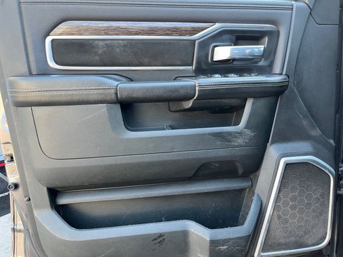 Used 2020 RAM 2500 Laramie AWD/4WD image 12