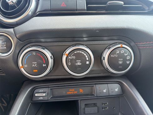 Used 2019 MAZDA MX-5 Miata RF Grand Touring RWD image 10