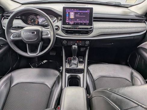 Used 2022 Jeep Compass Latitude FWD image 16