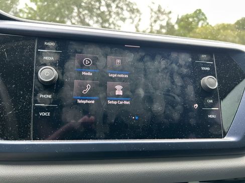 Used 2022 Volkswagen Taos SE image 34