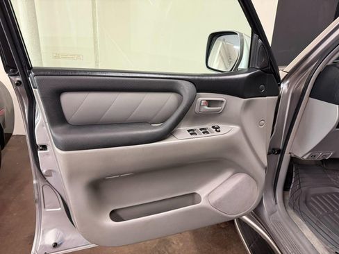 Used 2007 Toyota Land Cruiser image 26