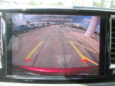 Used 2023 Chrysler Pacifica Touring-L FWD image 20