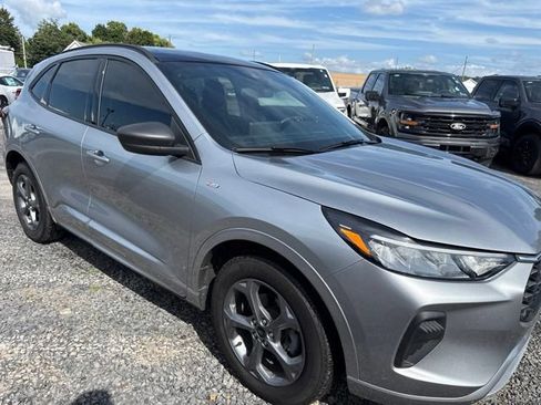 Used 2023 Ford Escape ST-Line w/ Tech Pack #1 AWD/4WD image 4