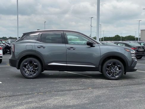 New 2025 Nissan Kicks SR w/ SR Premium Package image 3