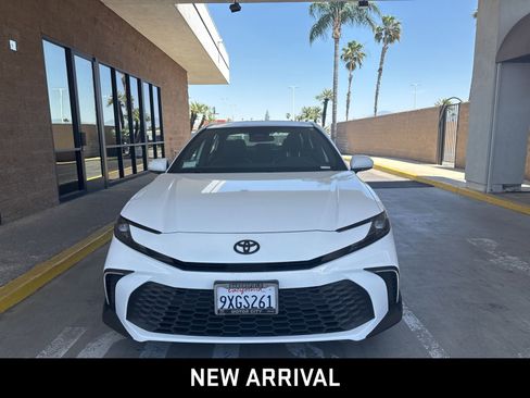 Used 2026 Toyota Camry SE FWD image 2