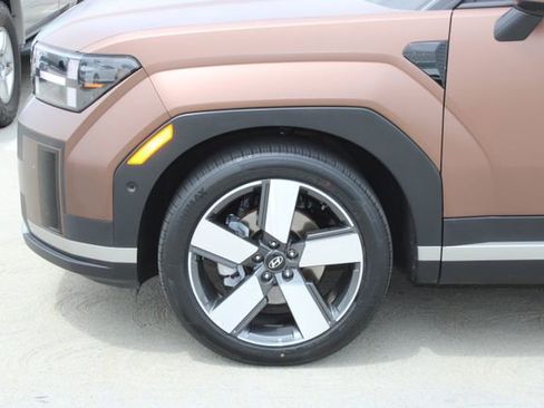 Used 2025 Hyundai Santa Fe Limited AWD/4WD image 4
