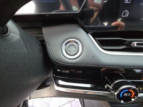 New 2026 Chevrolet Equinox LT w/ Convenience Package II image 17