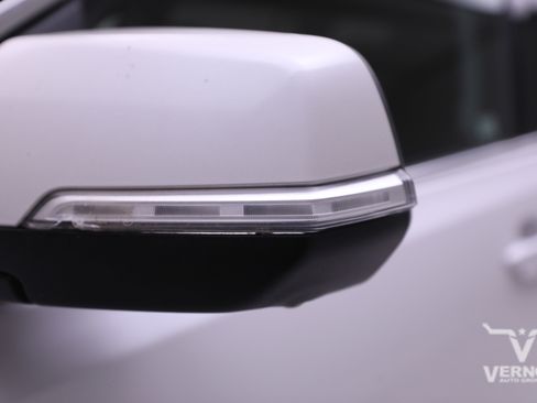 Used 2021 GMC Acadia SLT w/ Technology Package image 39