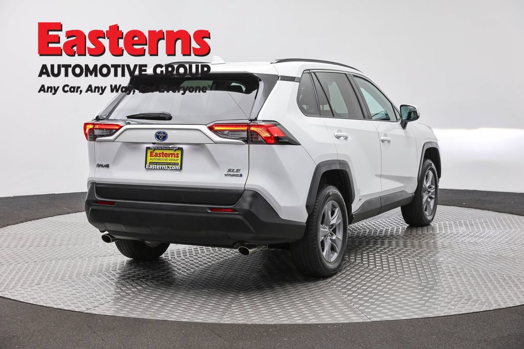 Used 2022 Toyota RAV4 XLE AWD/4WD image 6