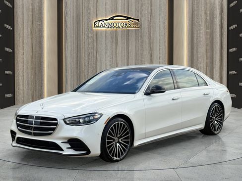 Used 2022 Mercedes-Benz S 580 4MATIC Sedan image 3