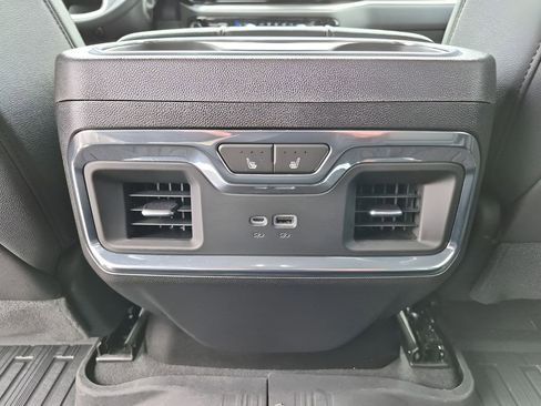 Used 2024 GMC Sierra 2500 SLT w/ SLT Premium Package image 21