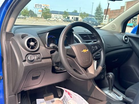 Used 2016 Chevrolet Trax LS AWD/4WD image 9