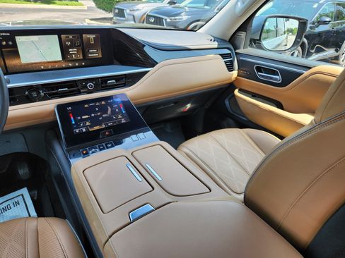 Certified 2025 INFINITI QX80 Sensory AWD/4WD image 14