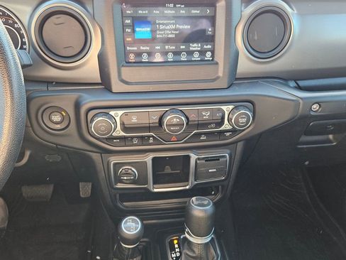 Used 2023 Jeep Wrangler Sport image 15