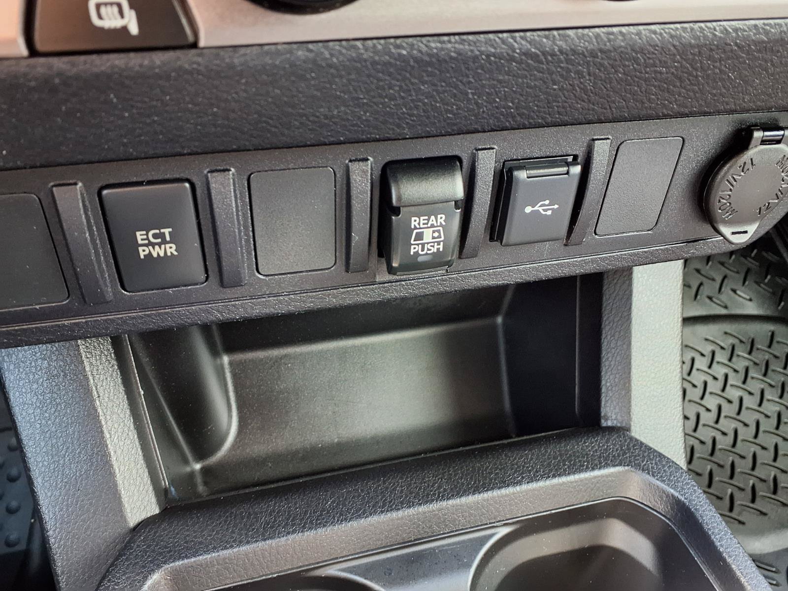 Used 2021 Toyota Tacoma SR5 RWD image 10