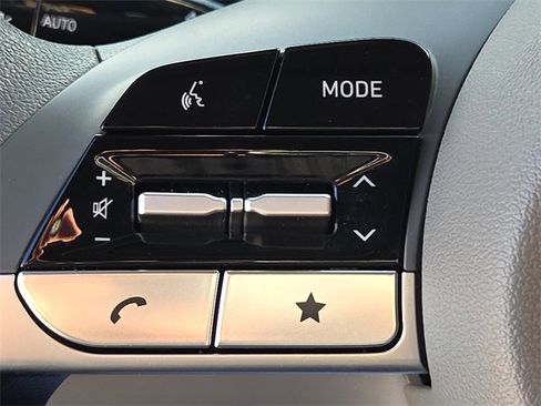 Certified 2024 Hyundai Elantra SEL image 26