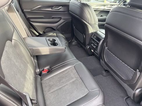 New 2025 Jeep Grand Cherokee Altitude w/ Trailer Tow Package image 18