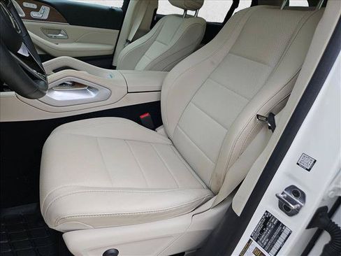 Used 2025 Mercedes-Benz GLS 450 4MATIC image 13