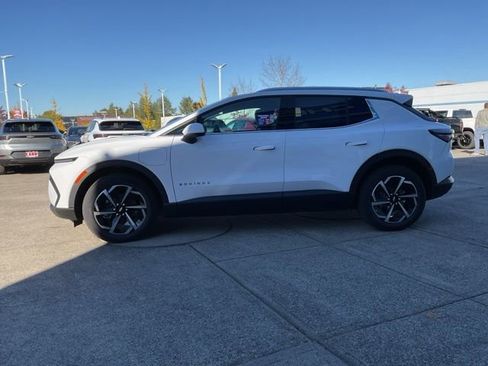 New 2026 Chevrolet Equinox EV LT image 4