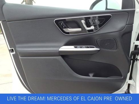 Used 2025 Mercedes-Benz GLC 300 image 13