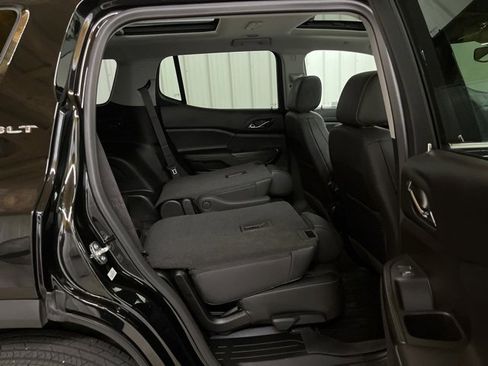 Used 2023 GMC Acadia SLT w/ Preferred Package image 18